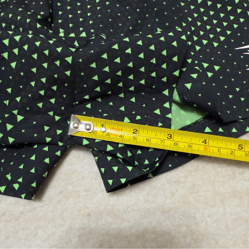 Gymshark Women's Fluo Lime Active Graphic Shorts XS Black Green - Picture 7 of 7